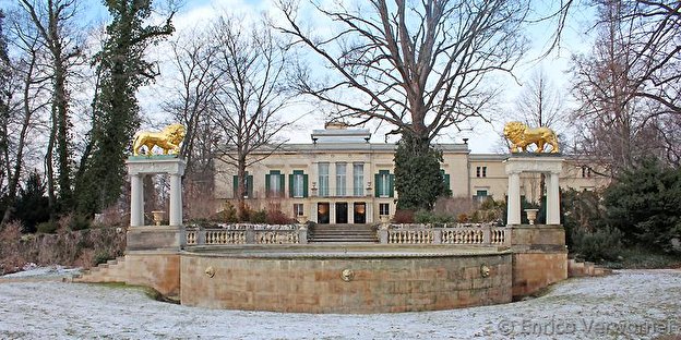 Insightful Berlin and Glienicke walking tour