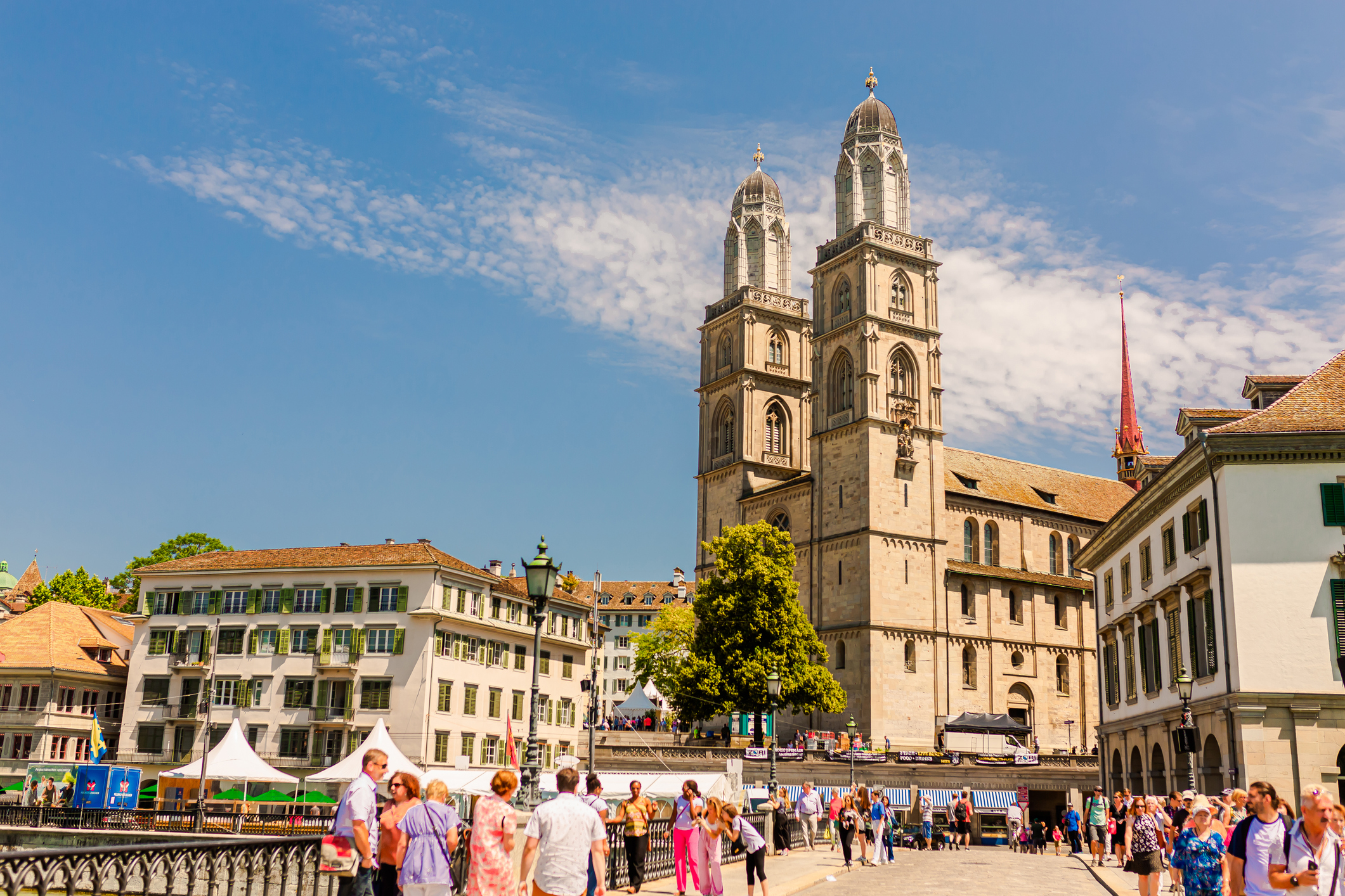 Opatrip Zurich Romantic Walking Tour