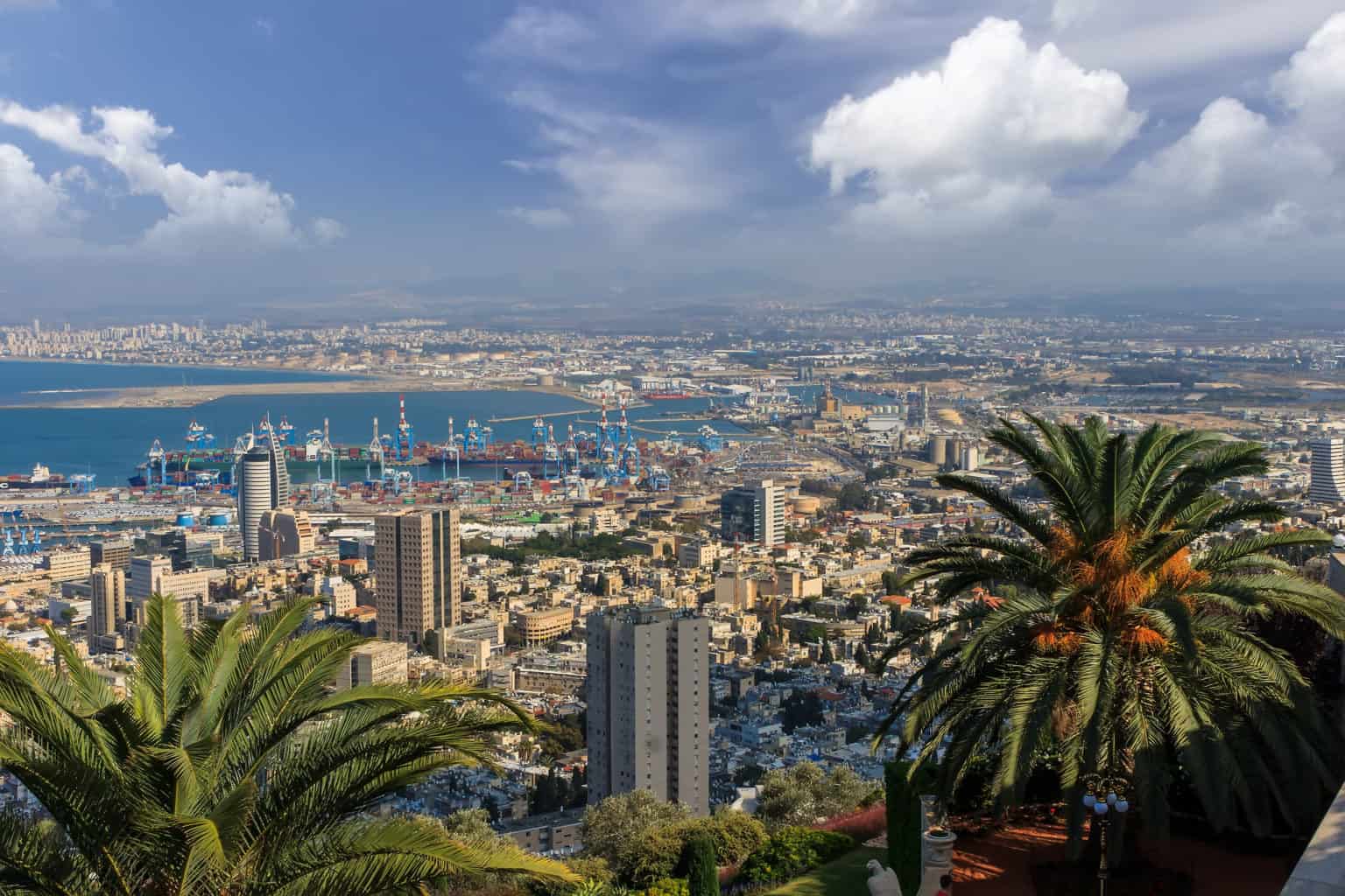 Walking tour in Haifa
