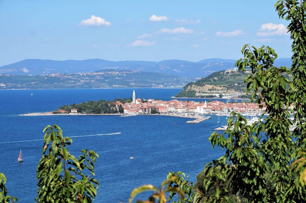 Walking tour in Izola