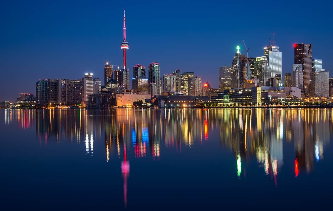 Walking tour in Toronto