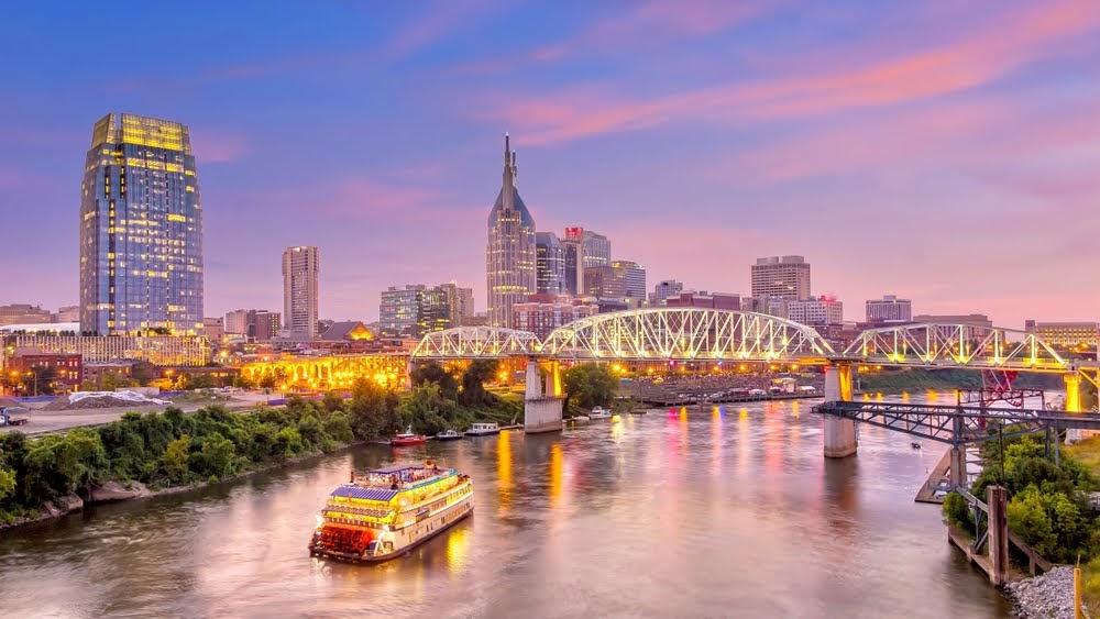 Walking Tour In Nashville For European Tourist