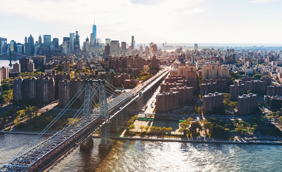 Walking Tour In Williamsburg For European Tourist