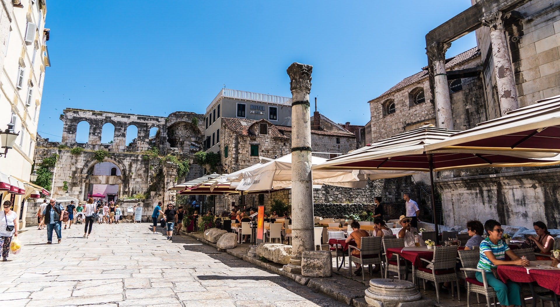 Family Walking Tour in Split