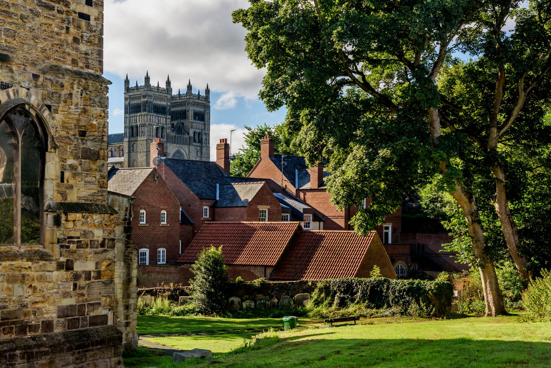 Family walking tour in Durham