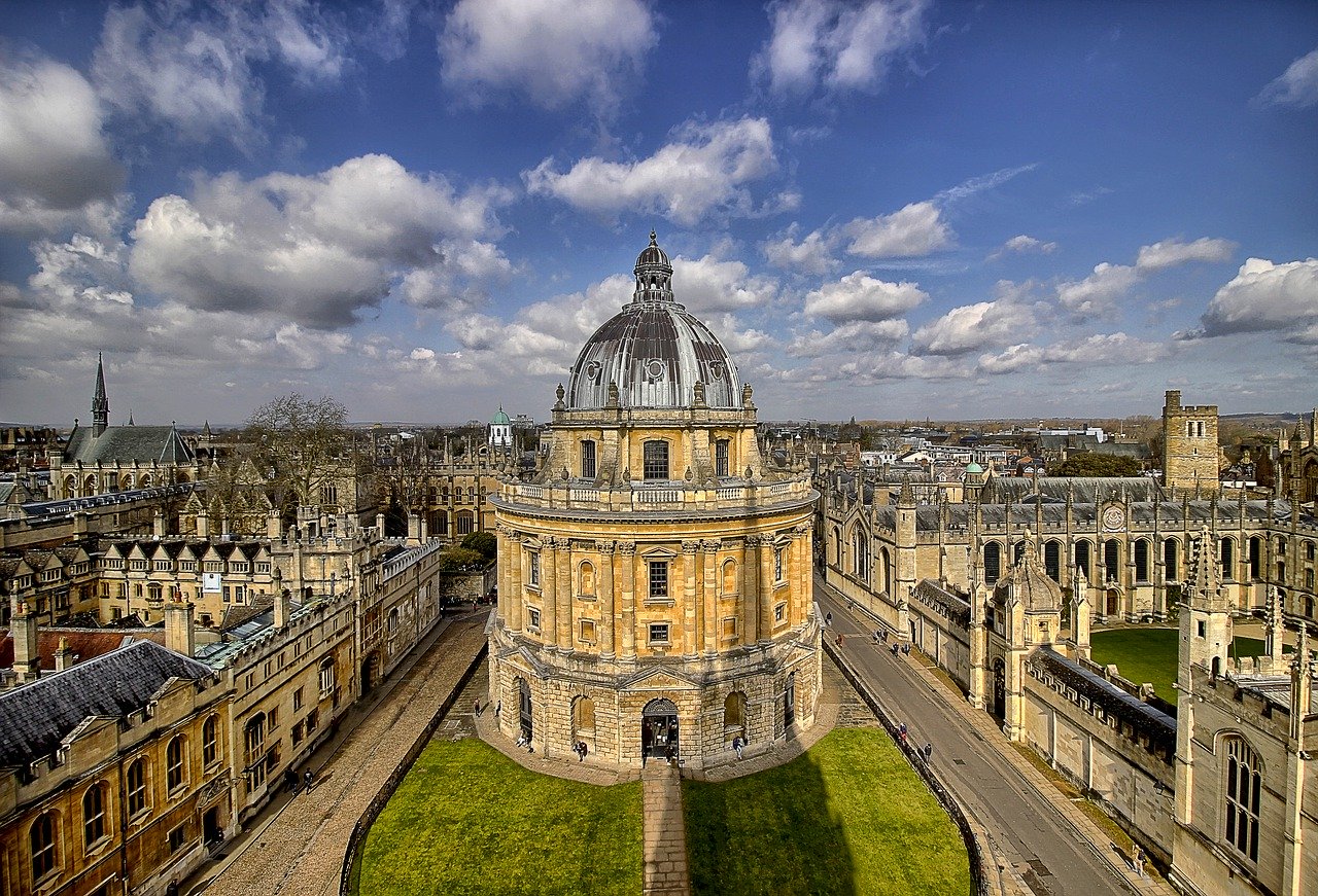 Family walking tour in Oxford