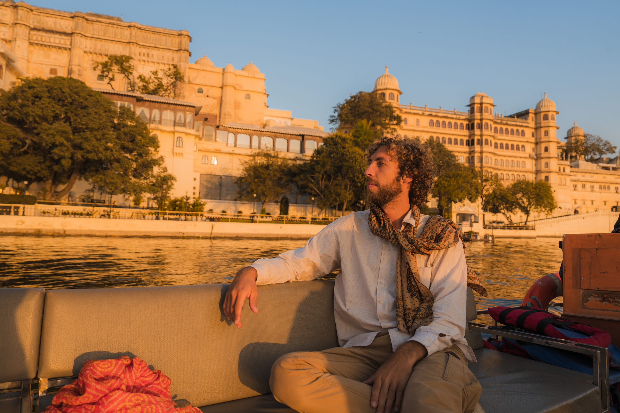 Serene Lakes & Royal Palaces Private Udaipur Tour by Car