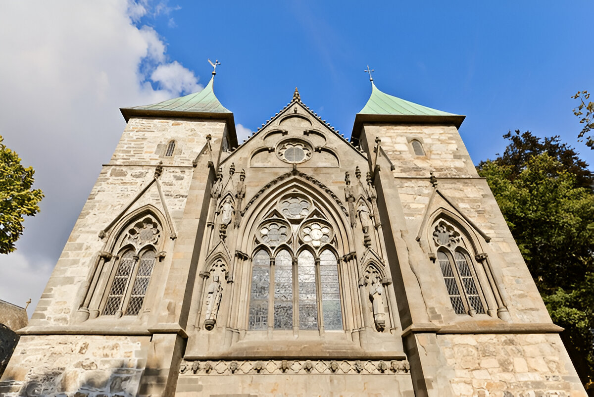 Private Stavanger Walking Tour: Old Town, Color Street & Cathedral