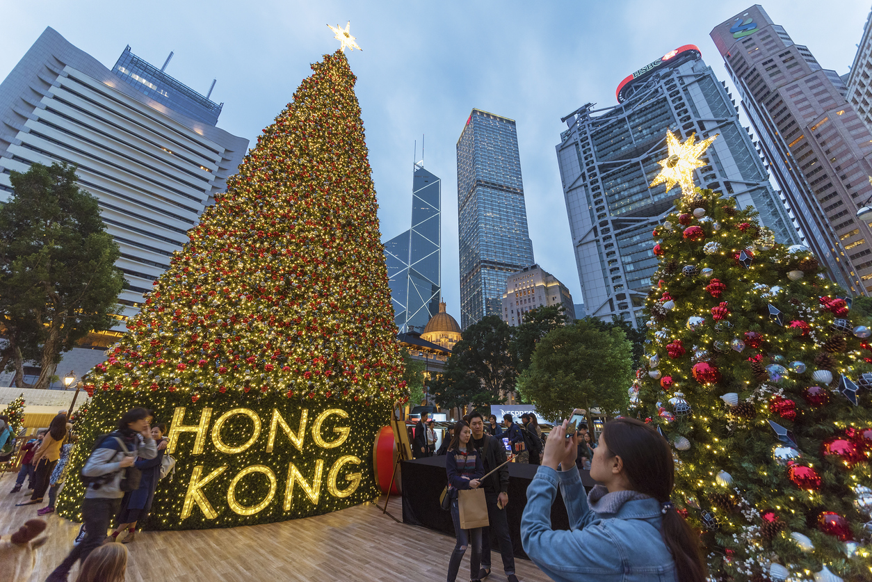 Private Christmas Lights Walking Tour in Hong Kong with Egg Waffle Treat