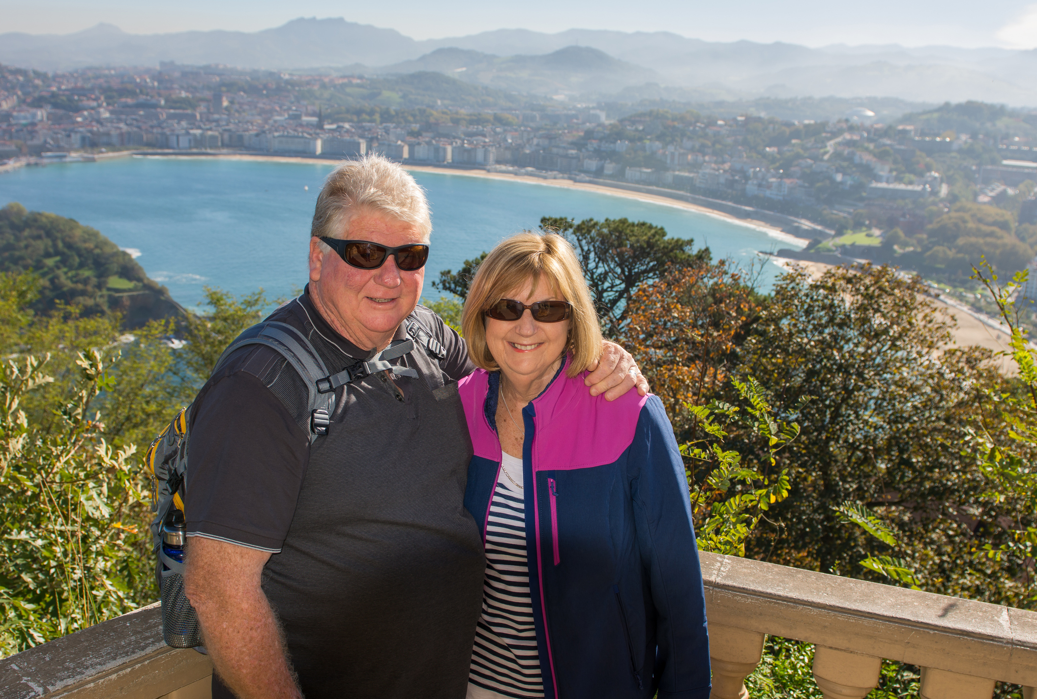Private Easy Walking Food and Wine Tour in Annecy Old Town